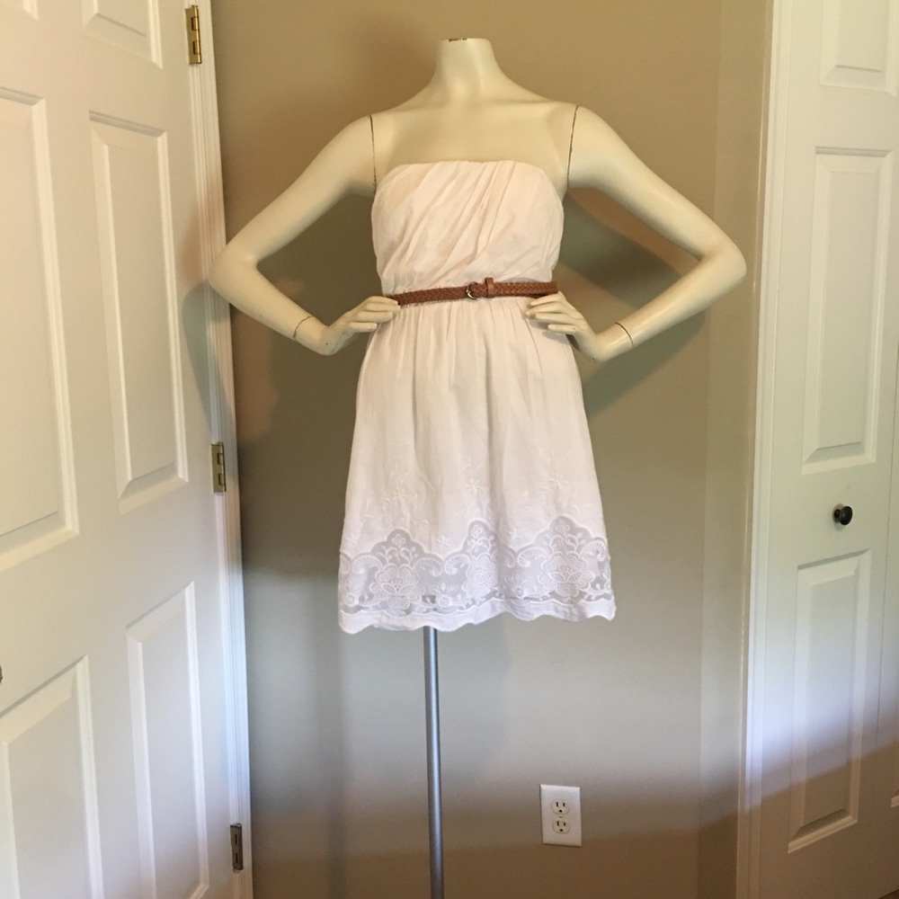 Women’s White Strapless Bottom Lace Dress Size Sm